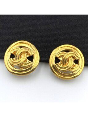 Chanel 24K Earrings Vintage CC Gold Plated Clip-On Round Medallion Logo 1996 96